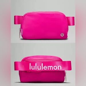 NEW Lululemon Everywhere Belt Bag Sonic Pink White 🎀